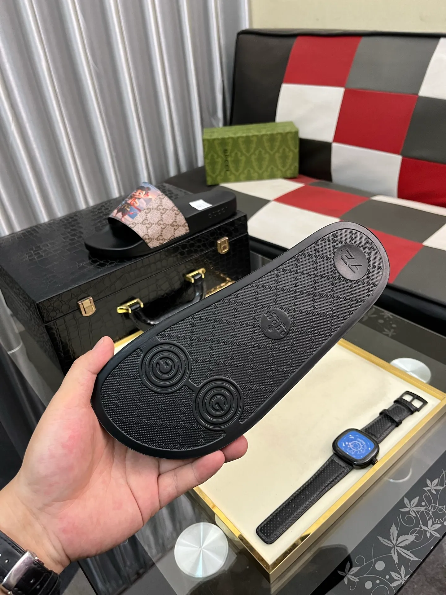 Men's Men's Shoes💰220⌚️⌚️ＧＵＣＣＩ.Gucci.Official website 1:1 popular slippers on sale! Original original material 🩴 SIZE: 38-46 (45.46 non-refundable)